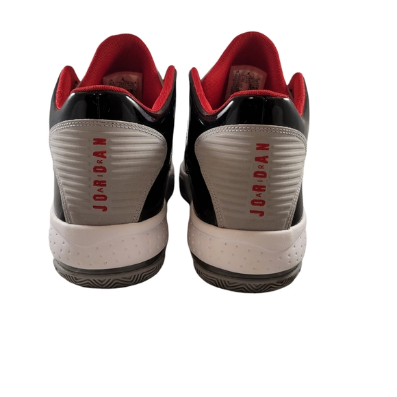 Brand New Jordan Max Aura 2 Men's - Picture 5 of 8